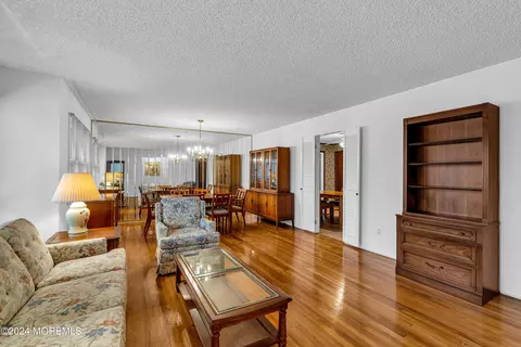 28 Davos Rd, Brick, NJ 08724 photo 4