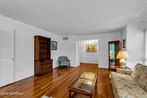 28 Davos Rd, Brick, NJ 08724 photo 5