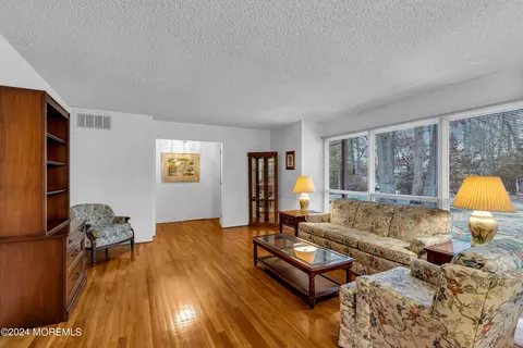 28 Davos Rd, Brick, NJ 08724 photo 6