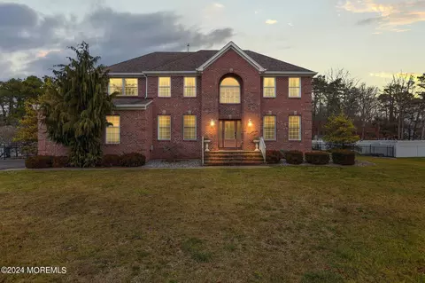 3 Sarah Ct, Jackson, NJ 08527