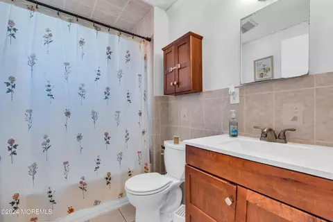 Bath - 803 Pine Rd, Brielle, NJ 08730 photo 1 of 1