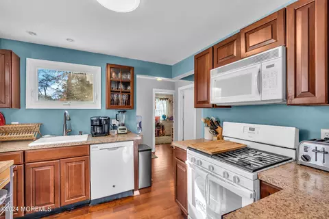 Kitchen - 803 Pine Rd, Brielle, NJ 08730 photo 3 of 3