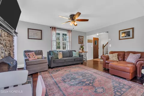 Living - 803 Pine Rd, Brielle, NJ 08730 photo 4 of 4