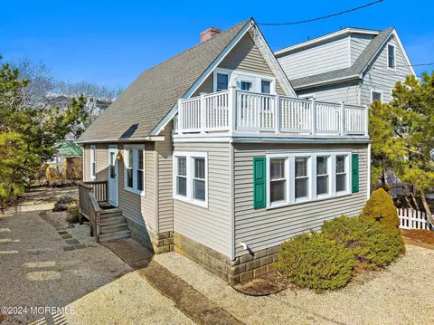 9604 Beach Ave, Long Beach Township, NJ 08008