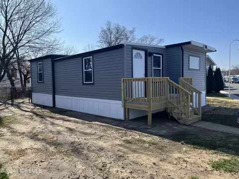 74 Locust Grv, Hazlet, NJ 07730