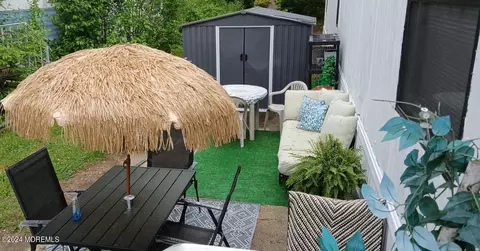 8 Nicholas Blvd, Jackson, NJ 08527
