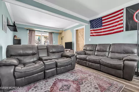 Living - 40 Ashford Rd, Jackson, NJ 08527 photo 5 of 7