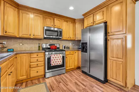 Kitchen - 40 Ashford Rd, Jackson, NJ 08527 photo 2 of 7