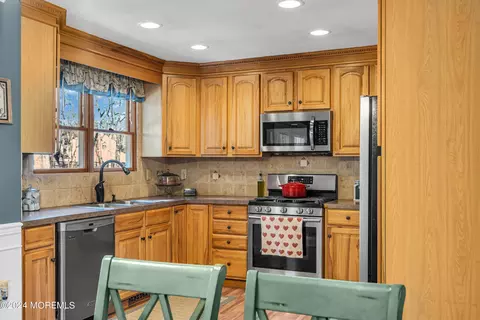Kitchen - 40 Ashford Rd, Jackson, NJ 08527 photo 3 of 7
