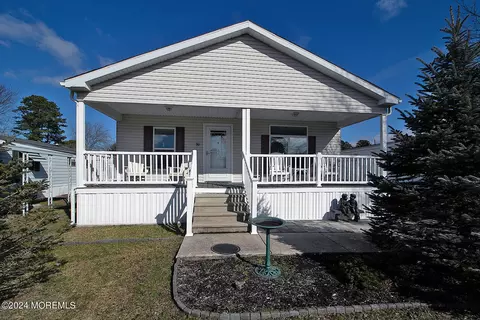 80 Brighton Rd, Barnegat, NJ 08005