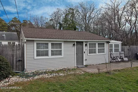 21 Spinnaker Way, Waretown, NJ 08758 photo 1