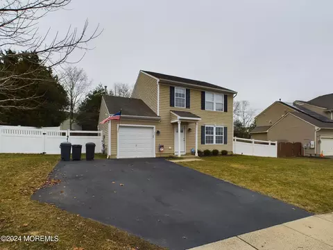 51 Lamp Post Dr, Barnegat, NJ 08005