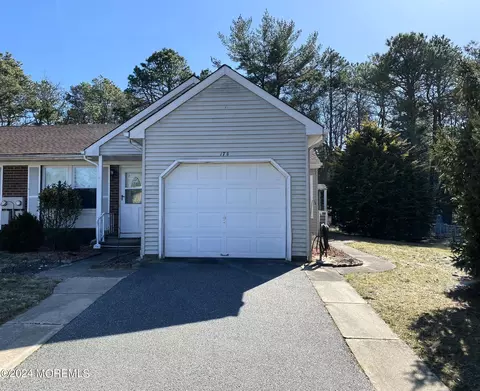 17 Birchwood Dr # B, Whiting, NJ 08759