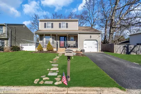 277 Lenox St, Brick, NJ 08724