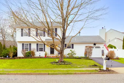 444 Vista Ct, Brick, NJ 08724
