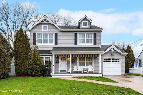 904 Greenwood Dr, Spring Lake Heights, NJ 07762
