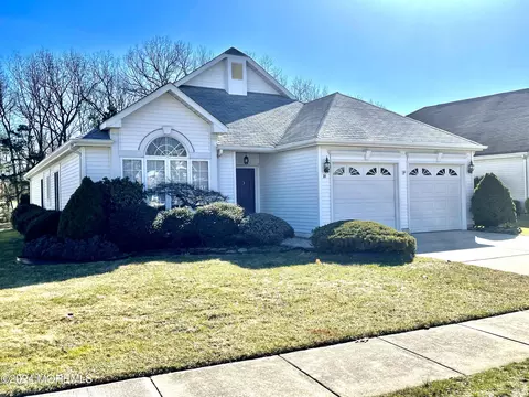21 Merion Ln, Jackson, NJ 08527