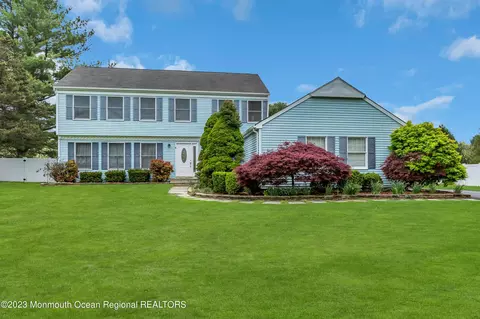 44 Wyncrest Ln, Tinton Falls, NJ 07753