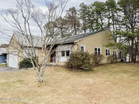 32 Falmouth Ave, Whiting, NJ 08759