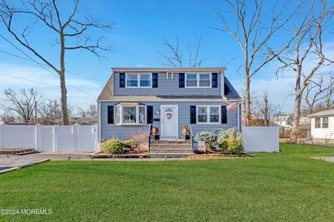 17 Marsad Dr, Old Bridge, NJ 08857