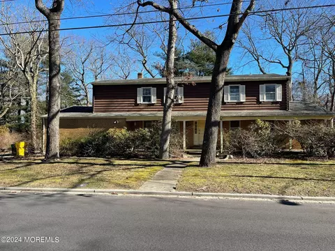 1433 Oakwood Ave, Lakewood, NJ 08701