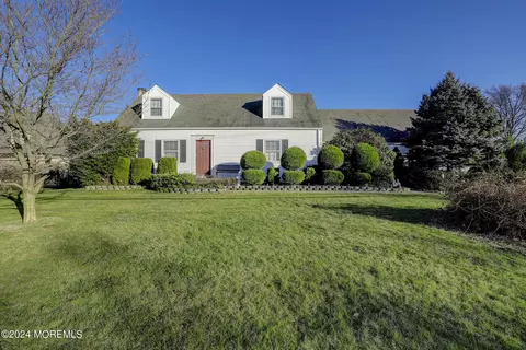 17 Disbrow Rd, Matawan, NJ 07747
