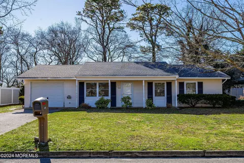 408 Predmore Ave, Lanoka Harbor, NJ 08734