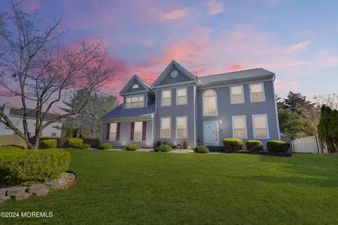 38 Hampshire Blvd, Jackson, NJ 08527
