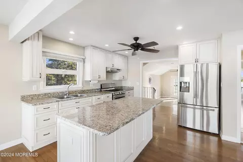 Kitchen - 778 North Dr, Brick, NJ 08724 photo 3 of 5