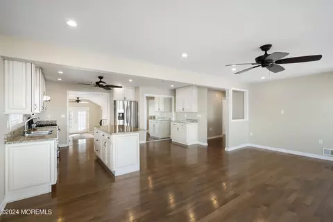 Living - 778 North Dr, Brick, NJ 08724 photo 4 of 4