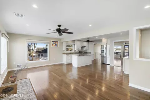 Living - 778 North Dr, Brick, NJ 08724 photo 3 of 4
