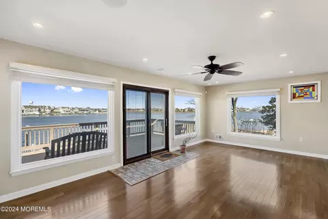 Living - 778 North Dr, Brick, NJ 08724 photo 2 of 4