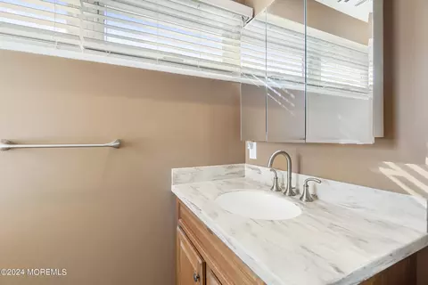 Bath - 778 North Dr, Brick, NJ 08724 photo 2 of 2