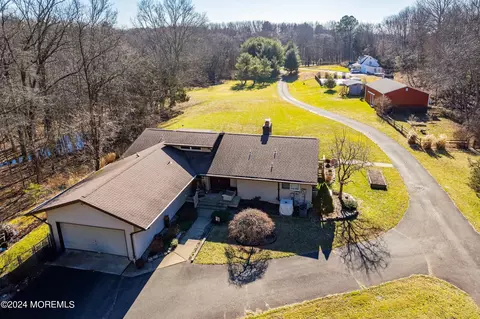 438 Stagecoach Rd, Millstone, NJ 08510