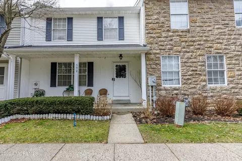 590 Davids Ct, Lakewood, NJ 08701
