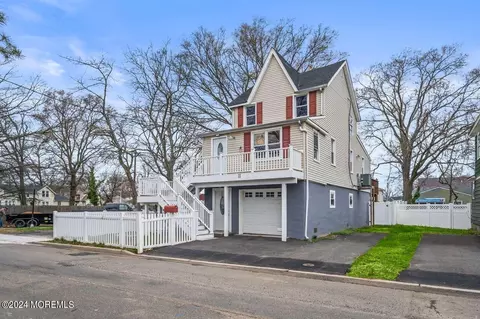 11 Collins St, Keansburg, NJ 07734