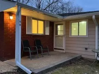 16 Blue Jay St # B, Manchester, NJ 08759