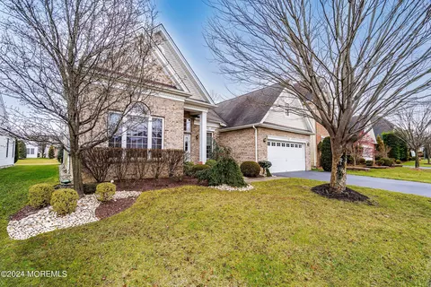 23 Tamarack Rd, Monroe, NJ 08831