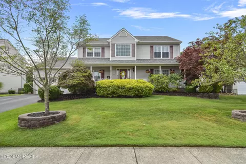 67 W Shenendoah Rd, Howell, NJ 07731