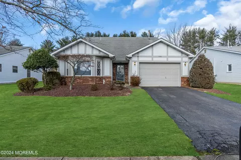 124 Murray Hill Ter, Marlboro, NJ 07746