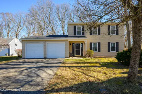 38 Appletree Rd, Howell, NJ 07731