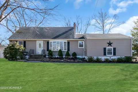 599 Harmony Rd, North Middletown, NJ 07748