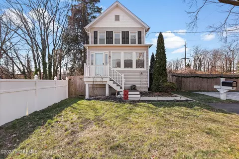 30 Clinton St, Aberdeen, NJ 07747
