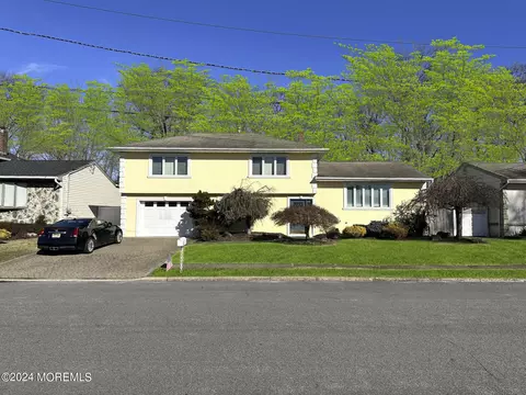 26 Craig Ct, Totowa, NJ 07512