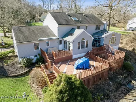 Exterior - 17 Constitution Dr, Leonardo, NJ 07737 photo 17 of 22