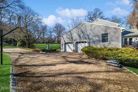 Exterior - 17 Constitution Dr, Leonardo, NJ 07737 photo 9 of 22
