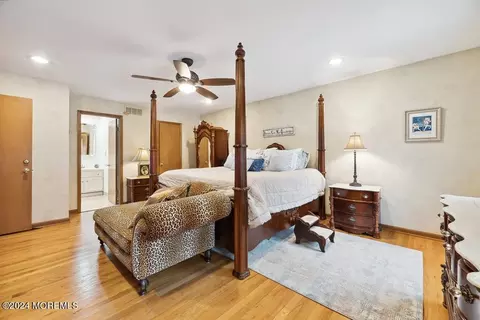 Bedroom - 17 Constitution Dr, Leonardo, NJ 07737 photo 4 of 7
