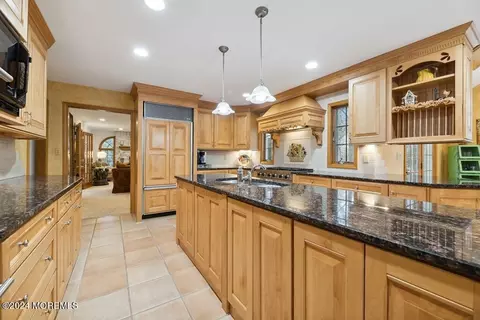 Kitchen - 17 Constitution Dr, Leonardo, NJ 07737 photo 5 of 8