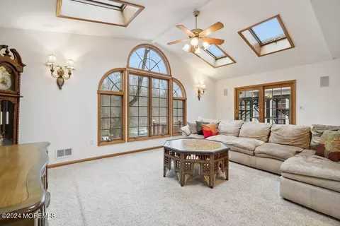 Living - 17 Constitution Dr, Leonardo, NJ 07737 photo 13 of 14