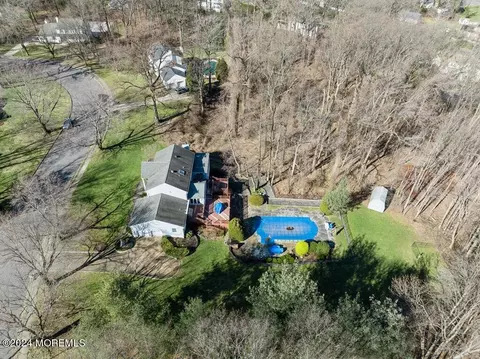 View/Area - 17 Constitution Dr, Leonardo, NJ 07737 photo 3 of 11